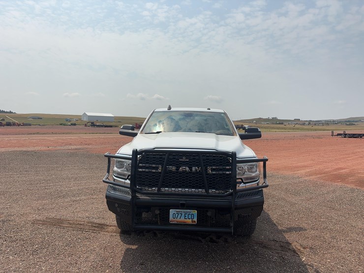 2020-dodge-3500hd-image-2
