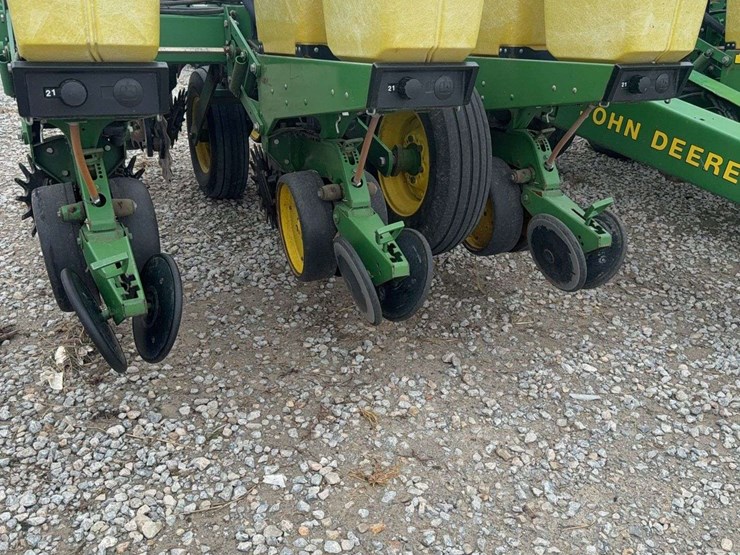 john-deere-7200-image-3