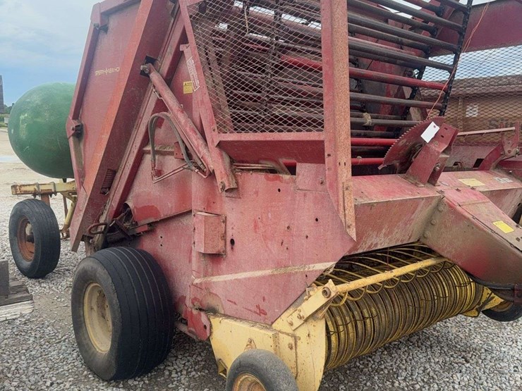 new-holland-851-image-10