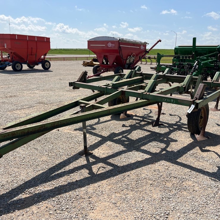 JOHN DEERE 1600