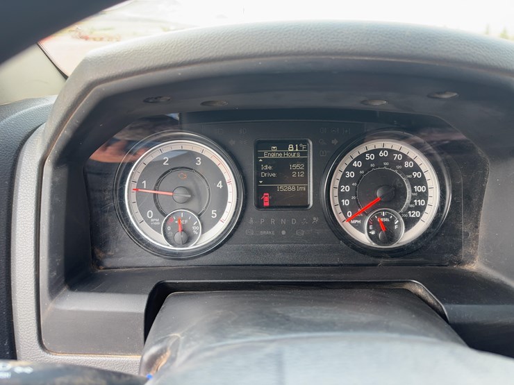 2016-dodge-3500-image-25