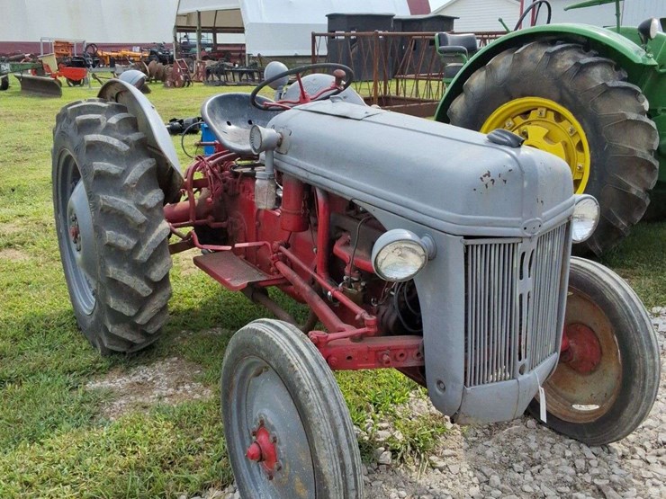 1950-ford-8n-image-5