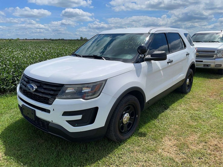 2017-ford-explorer-image-1