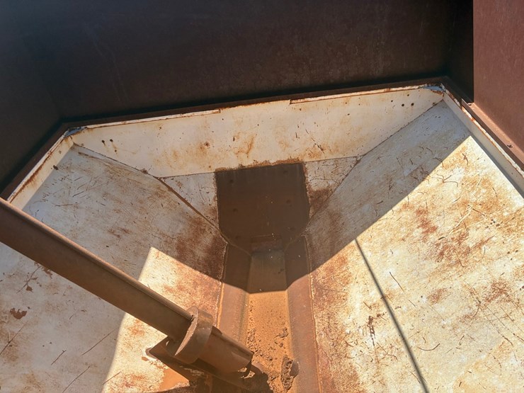 #t10005-•-grain-buggy-image-7