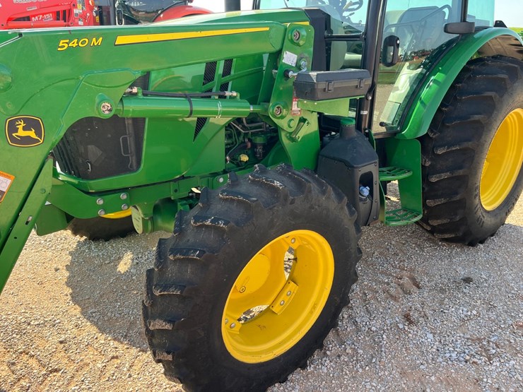 2019-john-deere-5100e-image-2