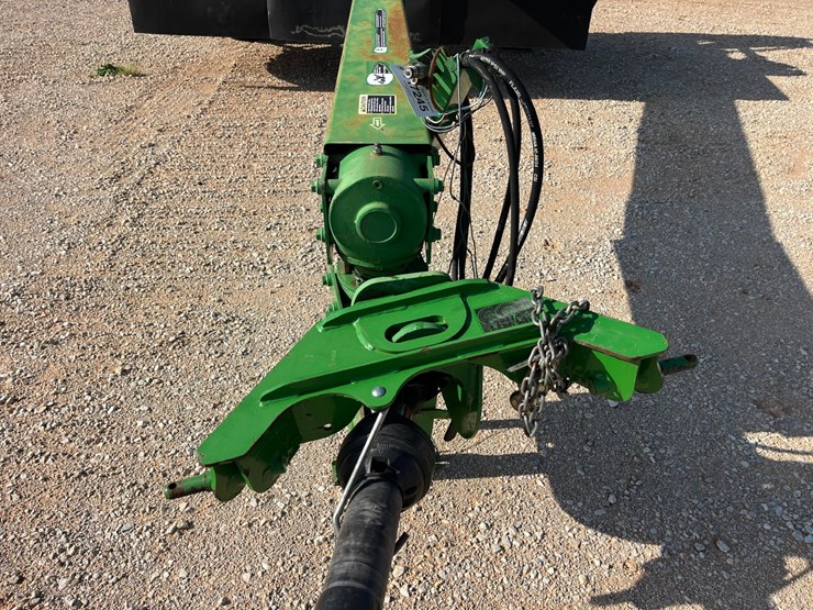 2016-john-deere-835-image-4
