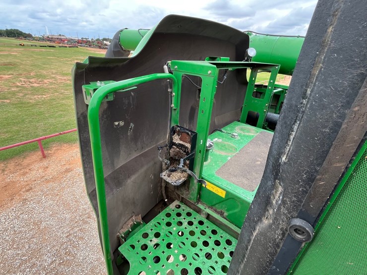 2011-john-deere-s670-image-15