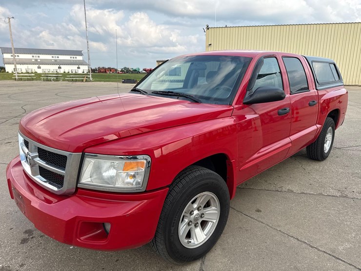 2008-dodge-dakota-image-2