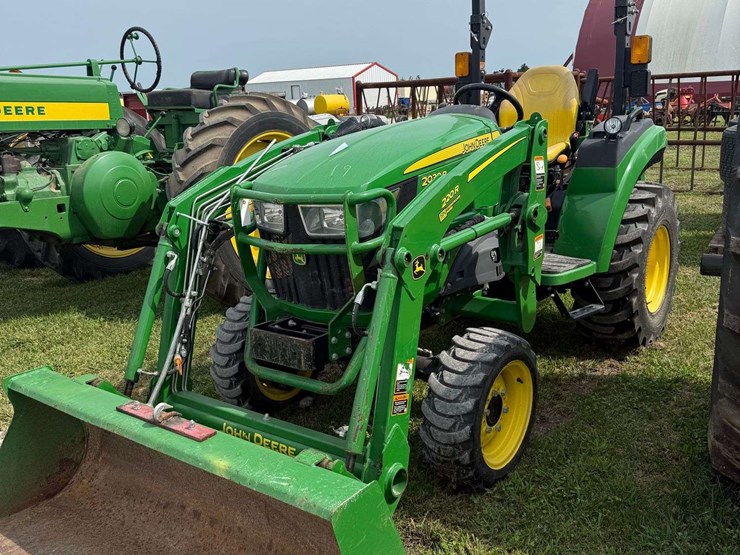 2021-john-deere-2038r-image-1