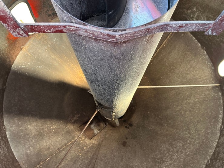new-holland-355-image-16