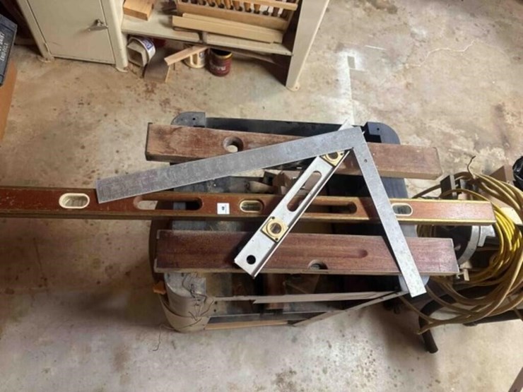 wooden-levels-&-square-image-2