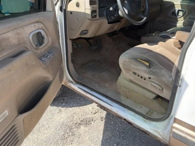 1998-chevrolet-1500-image-15