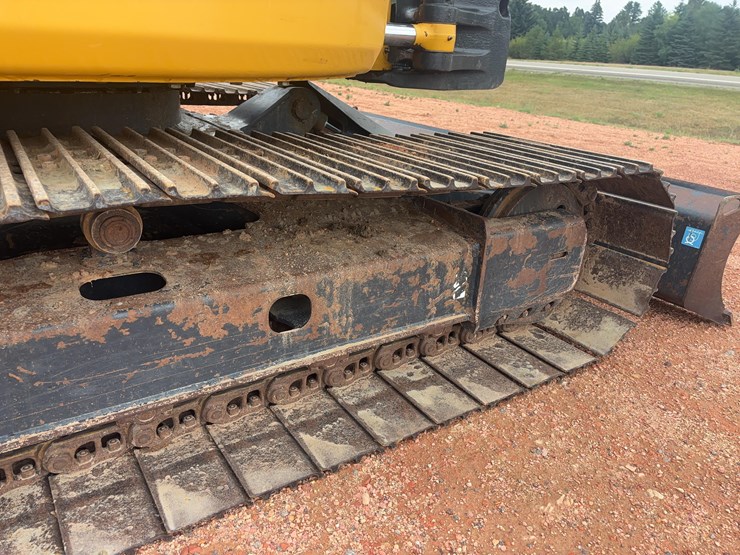 2017-deere-85g-image-17