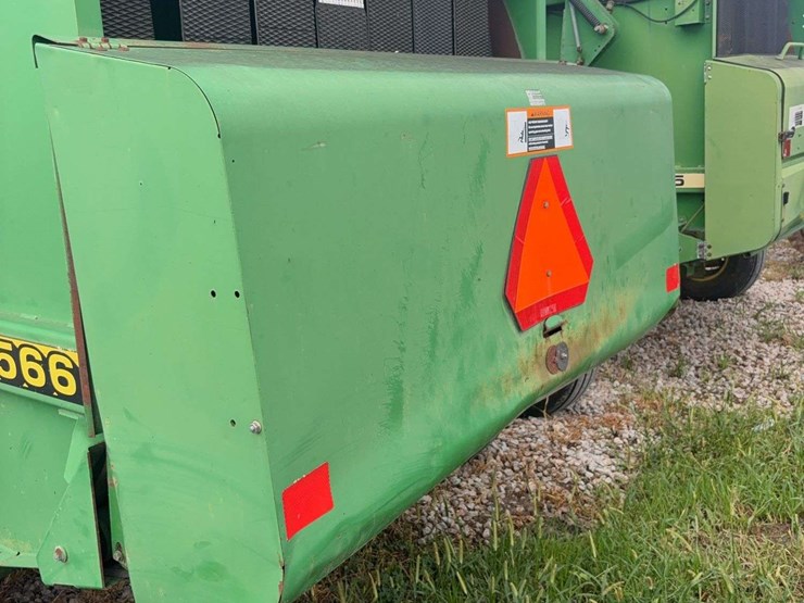 2026-john-deere-566-image-10