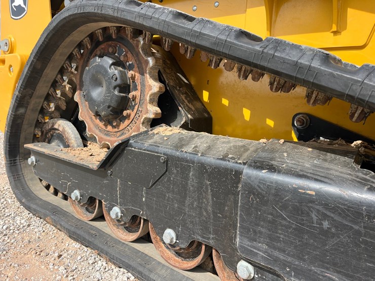2018-deere-317g-image-8