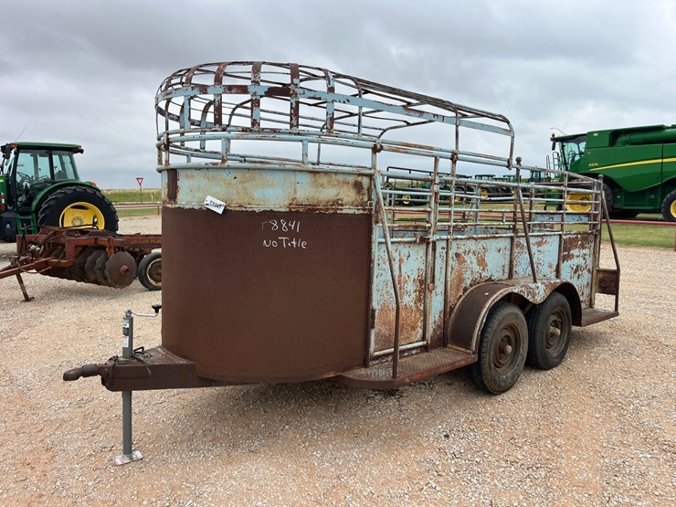 #t8841-•-horse-trailer-image-1