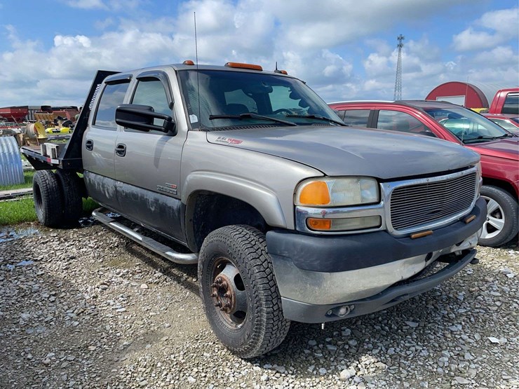 2002-gmc-sierra-3500-image-2