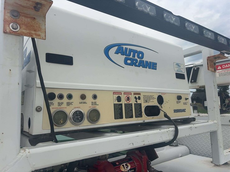 2007-ford-f550-image-25