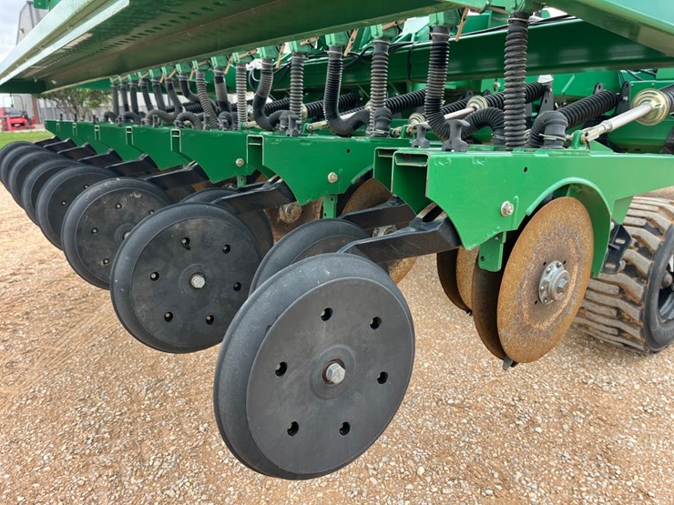 2013-great-plains-3s4000hd4810-image-18