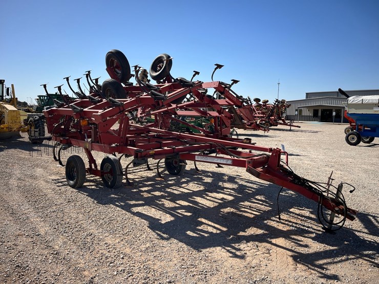 case-ih-4300-image-4