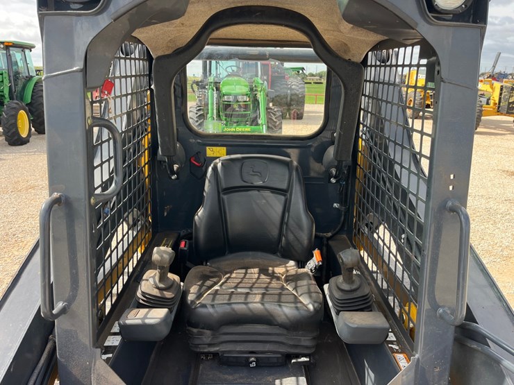 2018-deere-317g-image-16