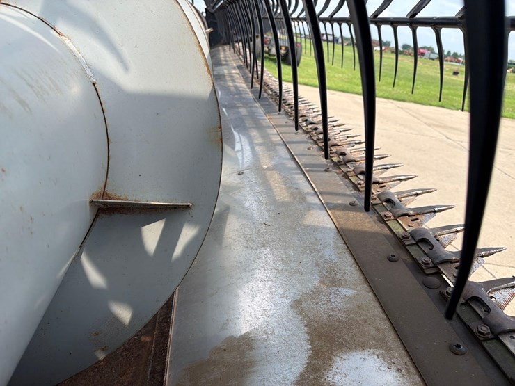 agco-20ft-air-reel-bean-head-w/-cart-image-35