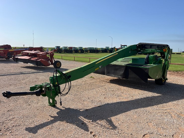 2016-john-deere-835-image-1