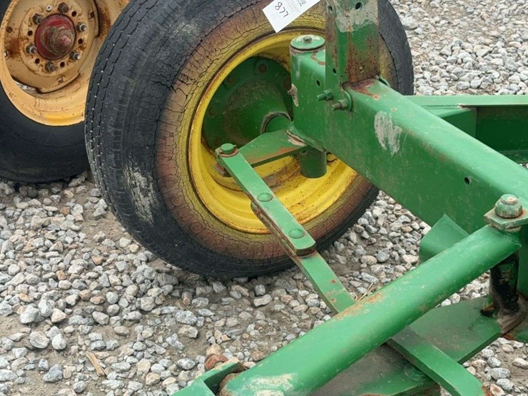 john-deere-1075-image-2