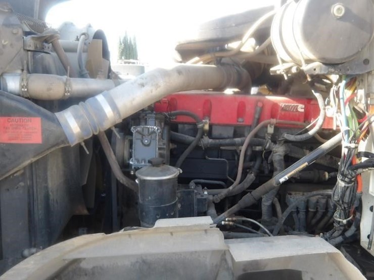 2002-international-5500i-6x4-dump-truck-image-8