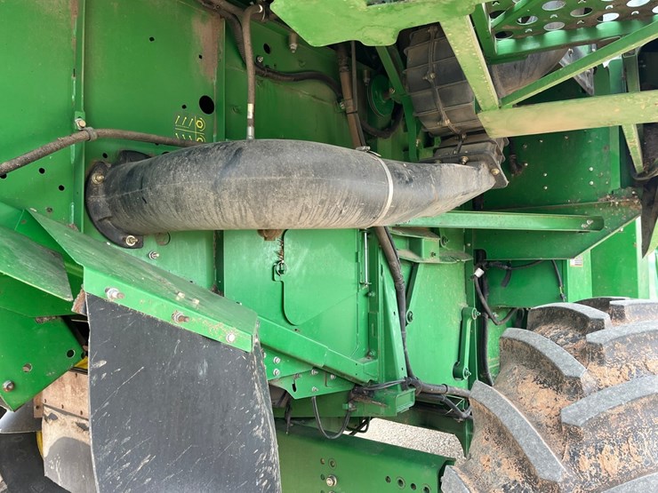 2011-john-deere-s670-image-22