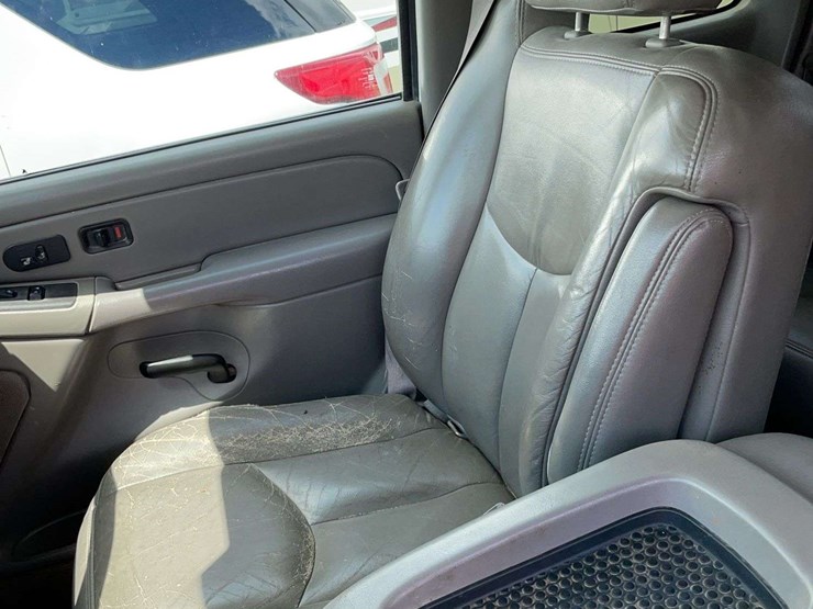 2004-gmc-1500-image-11