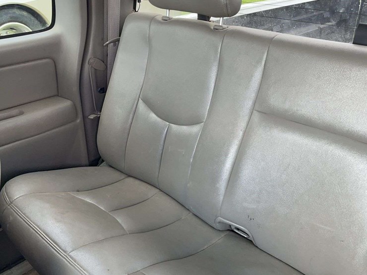 2004-gmc-1500-image-13