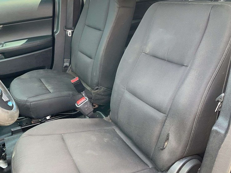 2017-ford-explorer-image-8