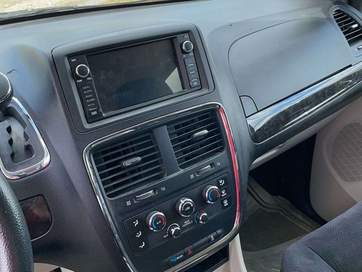 2014-dodge-grand-caravan-image-6