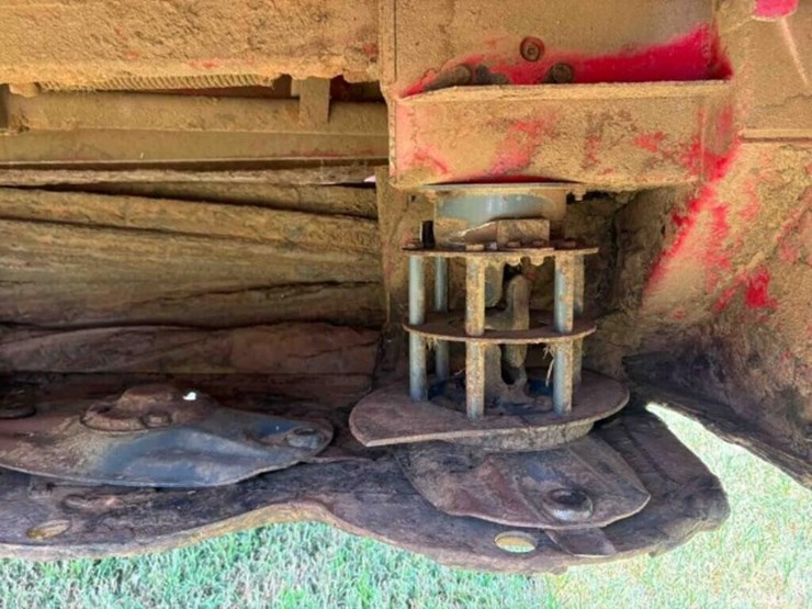 massey-ferguson-1372-image-10