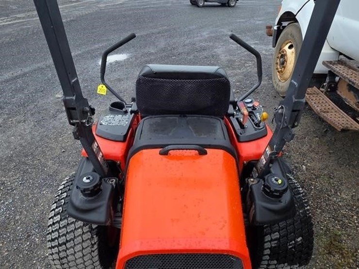 kubota-zd326s-image-9