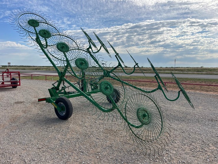 #t8834-•-frontier-12-wheel-rake-image-12