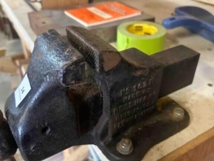 work-bench-vise-image-2