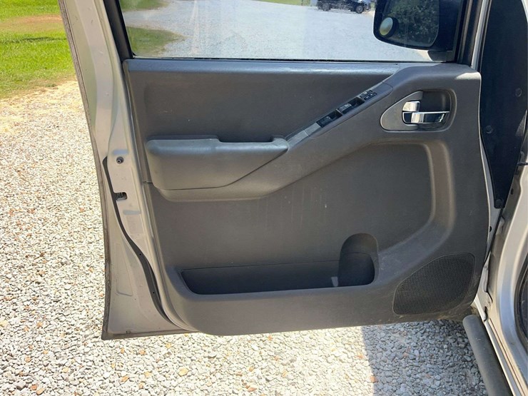 2008-nissan-frontier-image-13