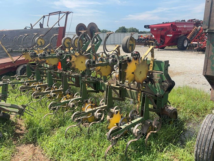john-deere-845-image-4