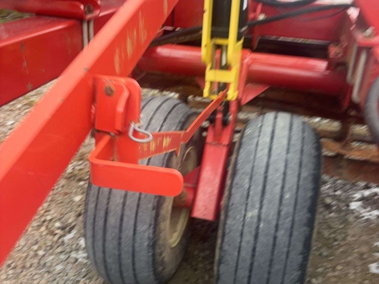 25ft-reel-disk,-levelly-bar,-5-bar-harrow,-single-rolling-basket,-tandem-axle,-19"-disc-blade-and-beater-bar.-image-14