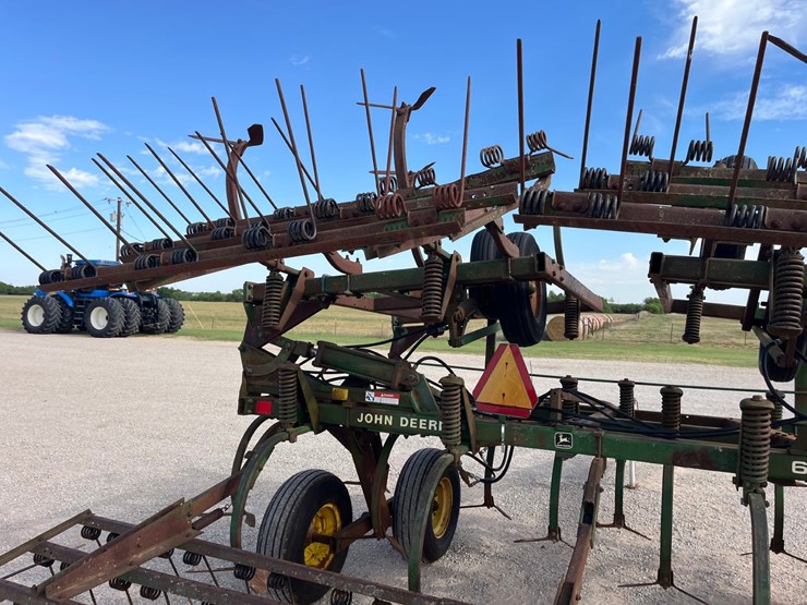 1988-john-deere-610-image-11