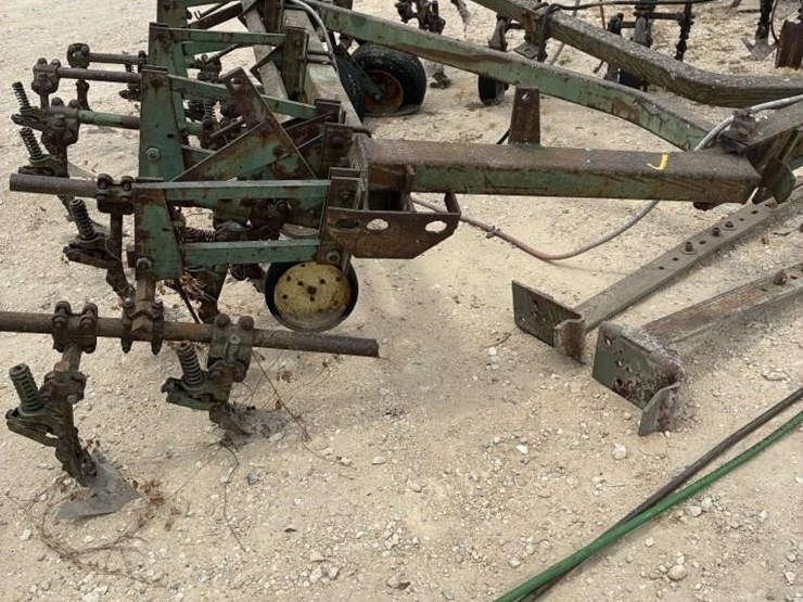 l2---jd-front-row-cultivator-ef00715-image-3
