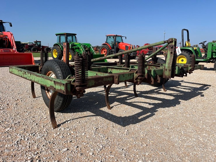 john-deere-100-image-3