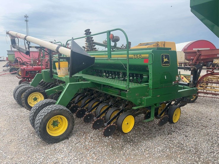 john-deere-750-image-14