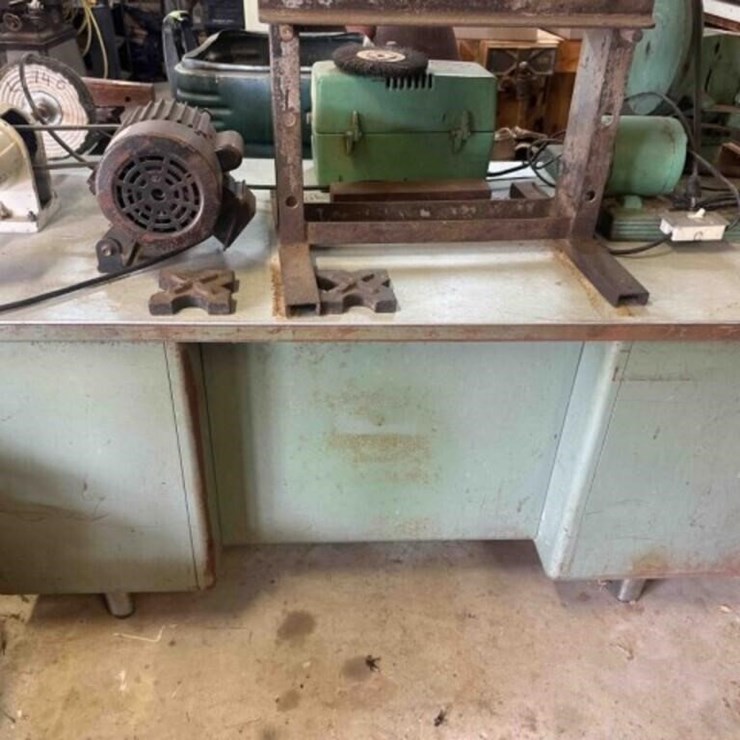 Metal Desk w/Buffer
