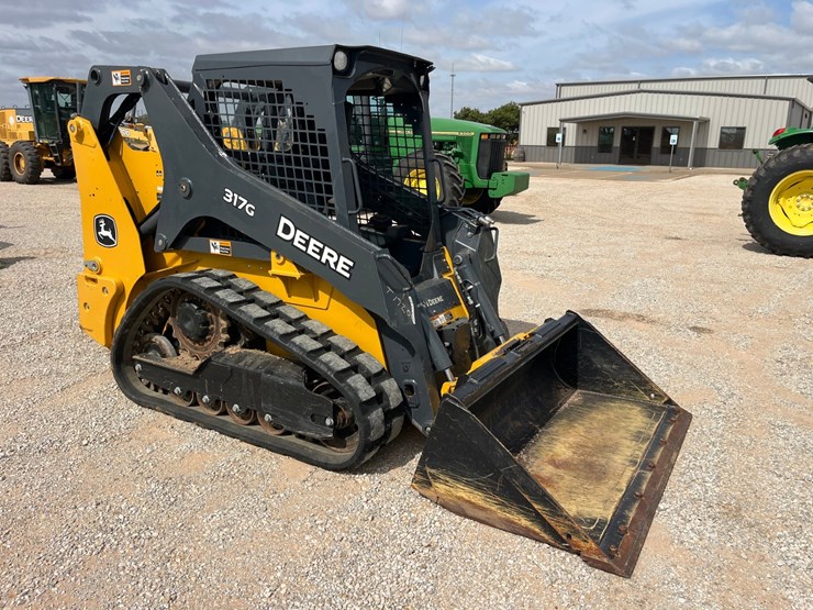 2018-deere-317g-image-6