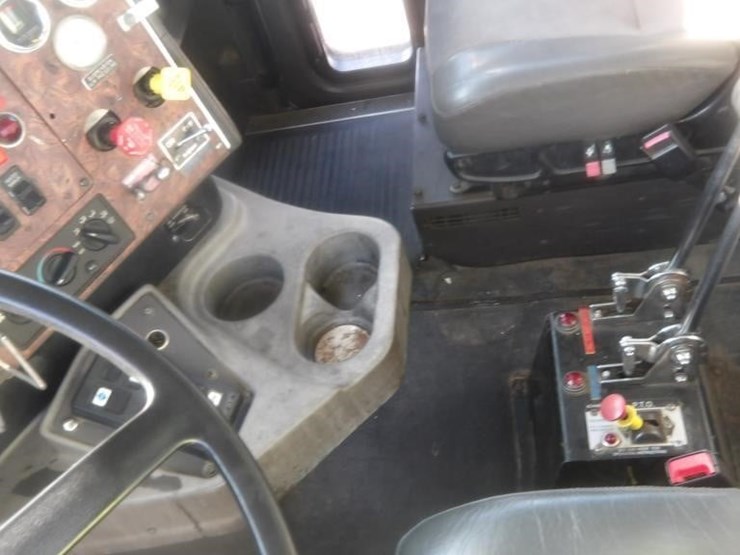 2002-international-5500i-6x4-dump-truck-image-24