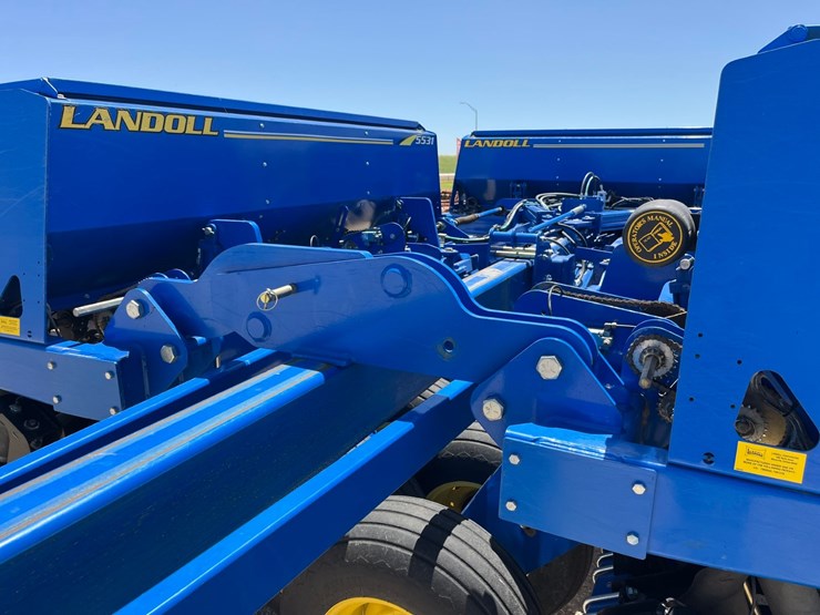 2014-landoll-5531-image-3