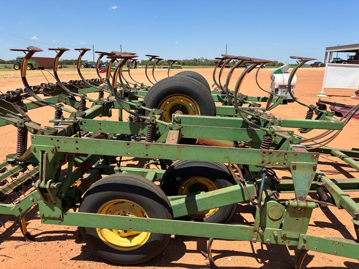 john-deere-1010-image-3